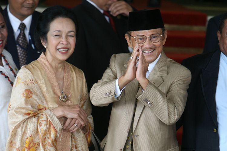 Mengenang Bj Habibie Dan Ainun Sains Jelaskan Makna Cinta Sejati Halaman All Kompas Com