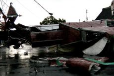 Hujan Angin Satu Jam di Demak, Pohon Tumbang dan Baligo Roboh