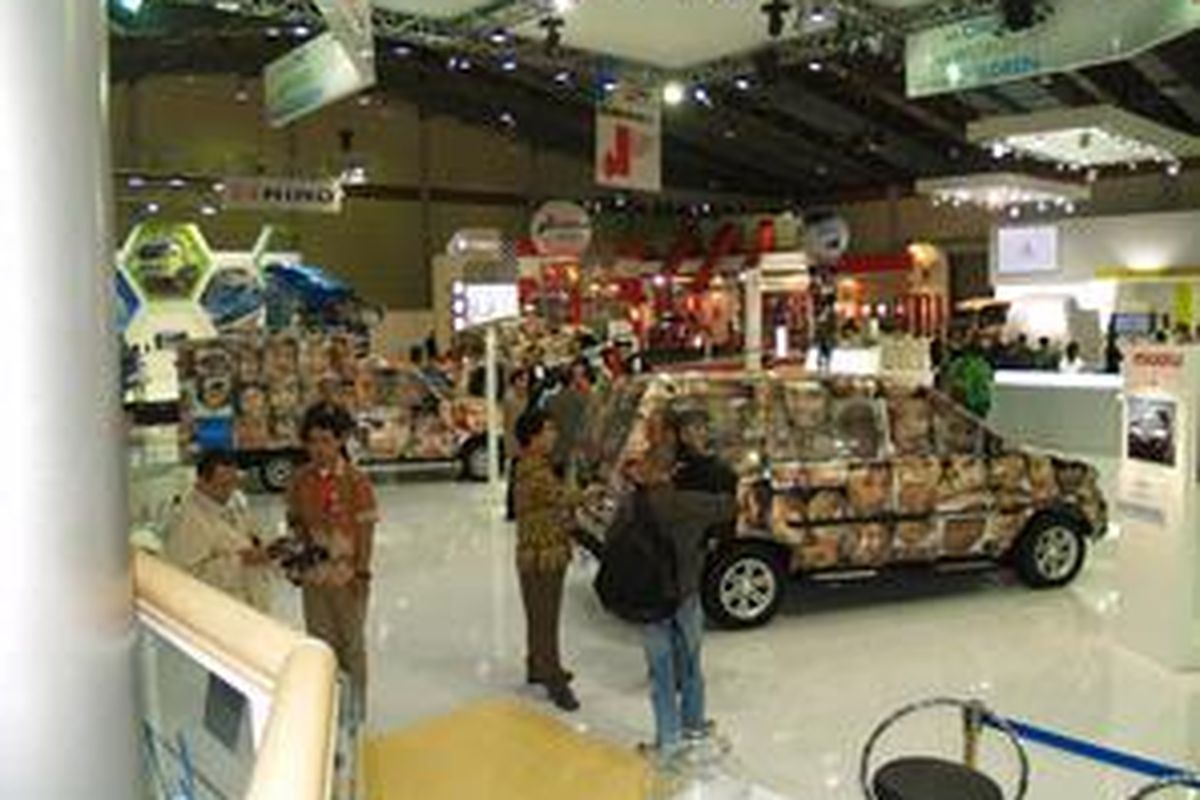 Senyum anak-anak goda penonton