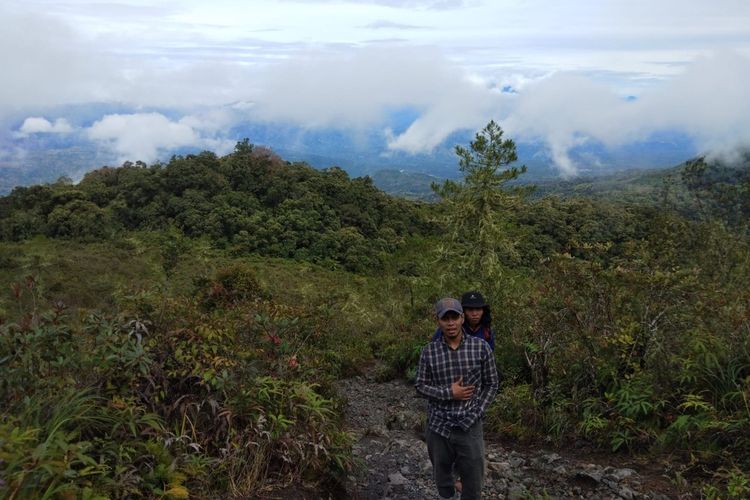 Pendaki di shelter tiga di Gunung Burni Telong, Kabupaten Bener Meriah