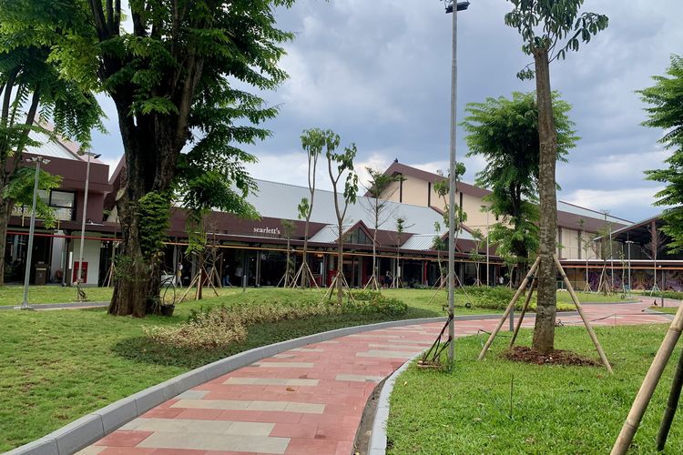 Area taman di Pondok Indah Mall (PIM) 5. PIM 5 resmi dibuka pada Februari 2026 dengan konsep sedikit berbeda. Di mal terbaru ini, tidak ada bangunan bertingkat tinggi layaknya PIM 1, 2, dan 3, Senin (25/5/2026).
