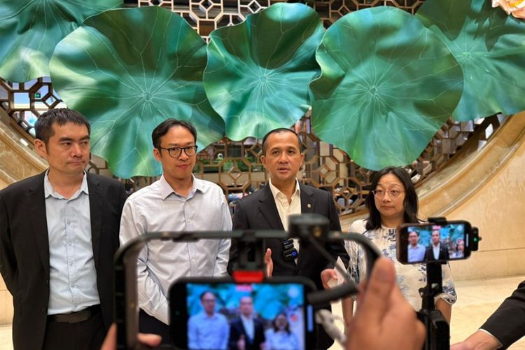 Menteri Transmigrasi RI M Iftitah Sulaiman Suryanagara usai diterima jajaran Pemerintah Kota Yichang dalam kunjungan ke China, Minggu (12/10/2025). 
