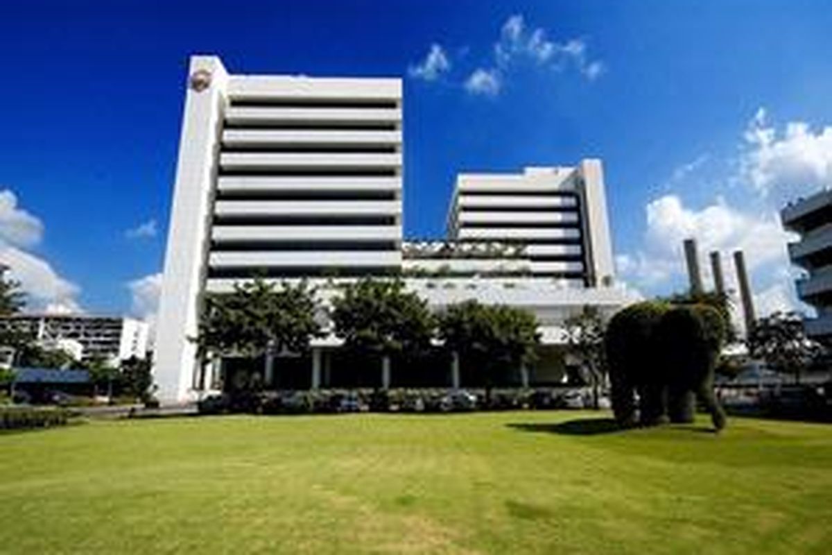 Ilustrasi: Kantor Pusat SCG di Thailand. Beasiswa meliputi biaya studi penuh, biaya hidup, akomodasi, serta asuransi kesehatan selama untuk empat tahun, termasuk juga biaya penerbangan berangkat dan kembali ke tanah air