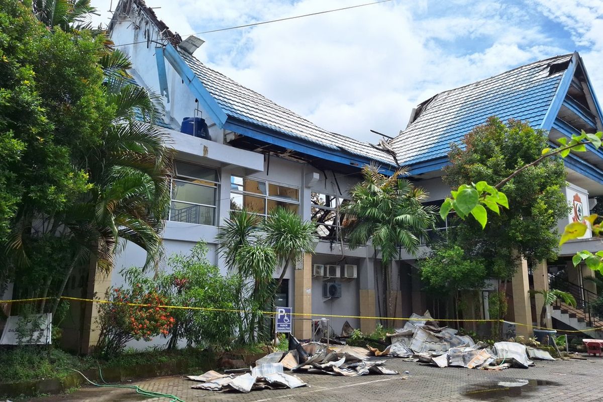 Selidiki Kebakaran Kantor Disdik Makassar, Polisi Sita Beberapa Barang Bukti Dokumen