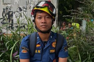 Helm, Teror, dan Pesan Tengah Malam: Kisah Damkar Depok