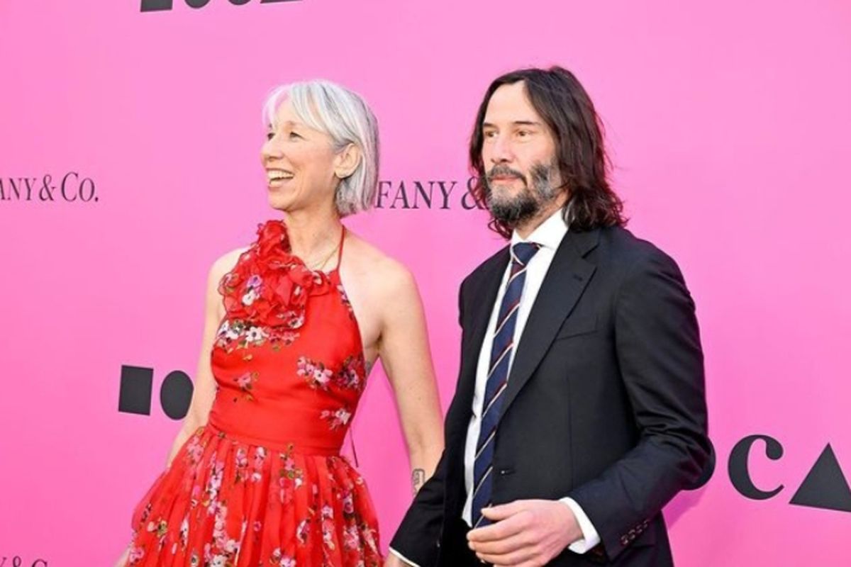 Aktor Keanu Reeves dan kekasihnya Alexandra Grant saat menghadiri Moca Gala 2023.