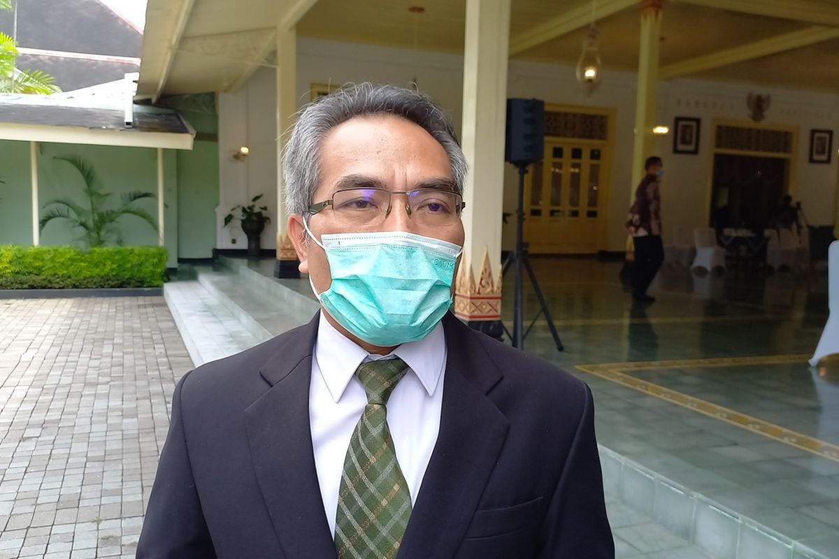 Bupati Bantul Abdul Halim Muslih ditemui di Bangsal Kepatihan, menjelaskan rencana penyediaan shuttle bus, Selasa (8/2/2022)