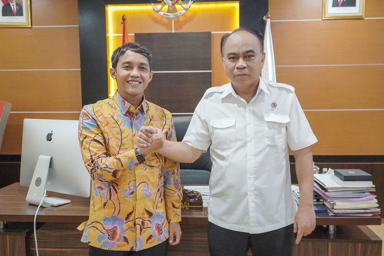 Sekretaris Dewan Pembina Partai Solidaritas Indonesia (PSI) Raja Juli Antoni bertemu Ketum Pro Jokowi (Projo) Budi Arie di Jakarta, Selasa (25/10/2022).