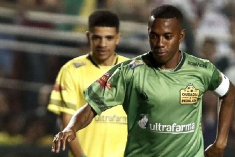 Robinho tampil dalam laga persahabatan untuk Chapecoense di Stadion Pacaembu, Sao Paolo, Kamis (22/12/2016).