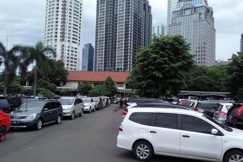Hampir 2 Tahun Pembangunan Gedung Parkir di Polda Metro Mangkrak