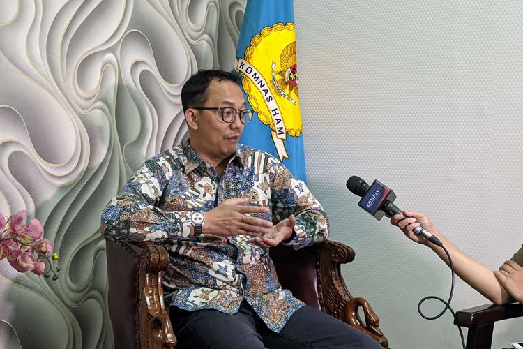 Komisioner Komnas HAM bidang Penyuluhan Beka Ulung Hapsara saat ditemui di Kantor Komnas HAM, Menteng, Jakarta Pusat, Rabu (31/8/2022). 