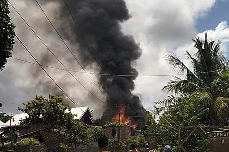 Satu rumah panggung ludes terbakar Rabu (19/4/23) di Sumbawa 