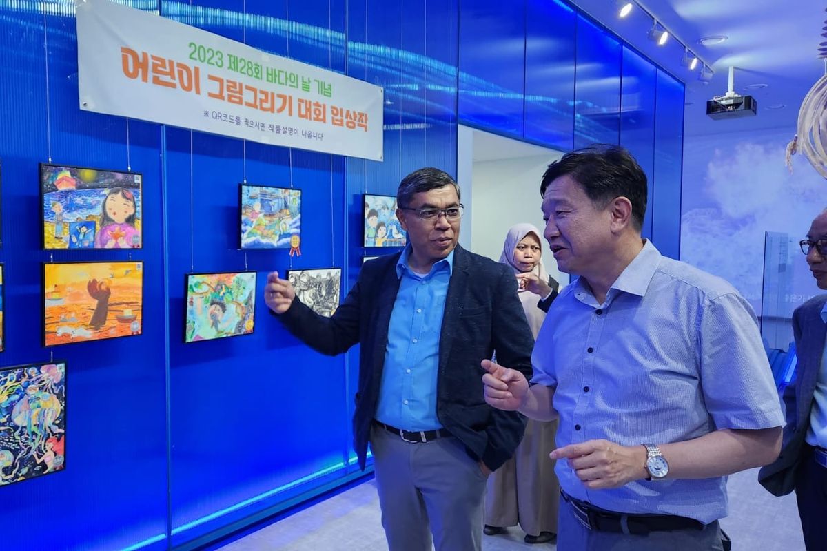 Kepala BPPSDM I Nyoman Radiarta saat berkunjung di National Institute of Fisheries Science (NIFS) terkait pengembangan SDM KP, Busan, Korea Selatan, Kamis (27/7/2023).
