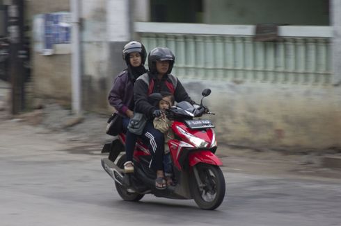 Jangan Paksa Anak Jadi Tameng Angin Saat Naik Sepeda Motor