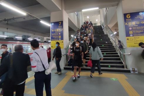 Stasiun Manggarai Masih Padat karena Perubahan Rute, KCI: Penumpang Sudah Terbiasa 