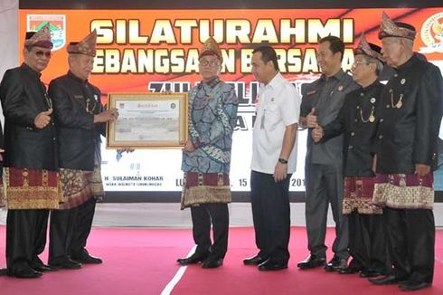 Ketua MPR Terima Gelar Adat dari Lembaga Penasihat Adat Lubuk Linggau