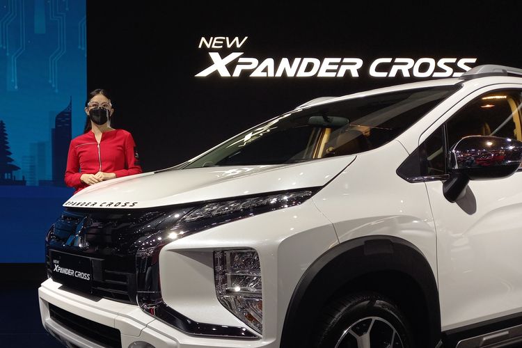 Mitsubishi Xpander Cross CVT di IIMS Hybrid 2022