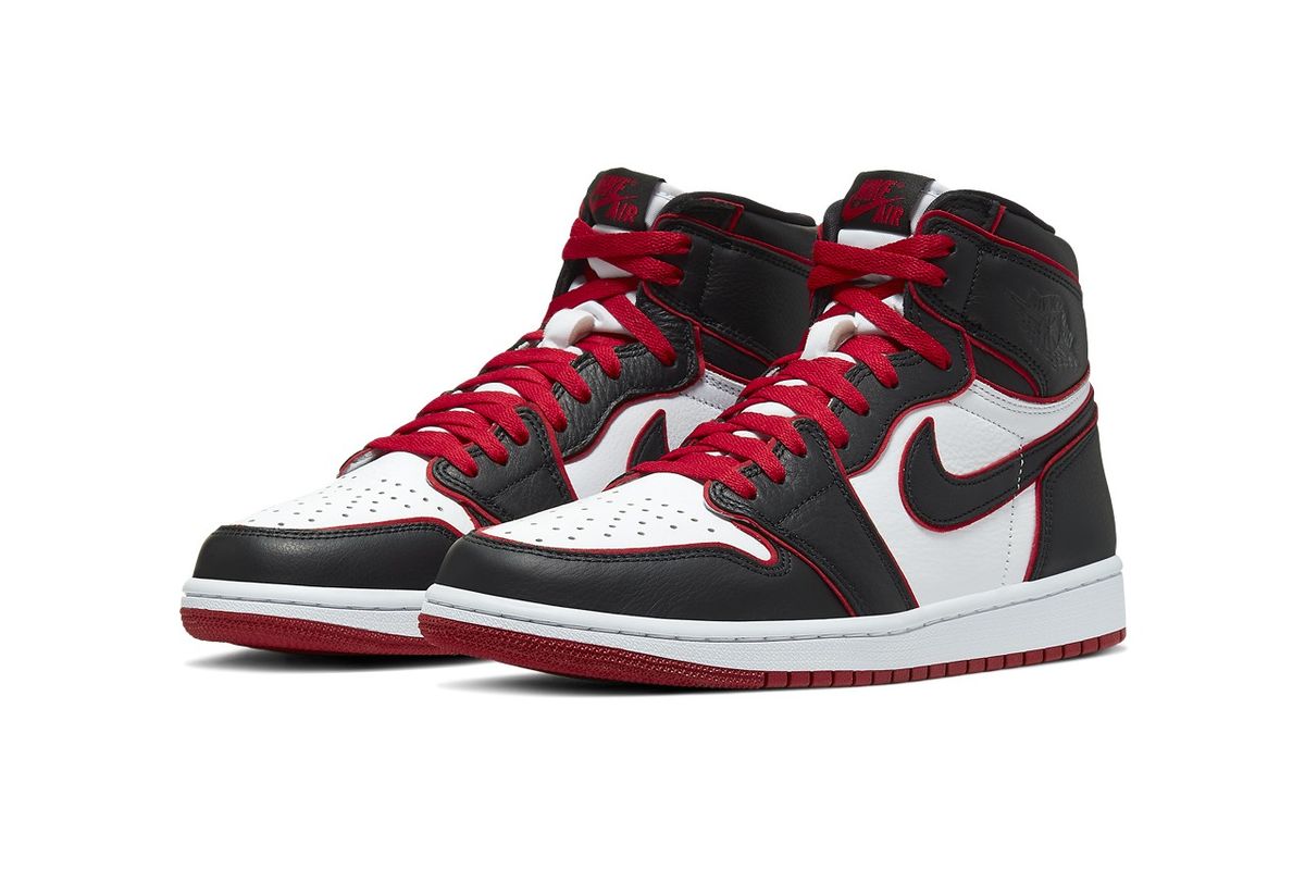 Air Jordan 1 Retro High OG Bloodline.