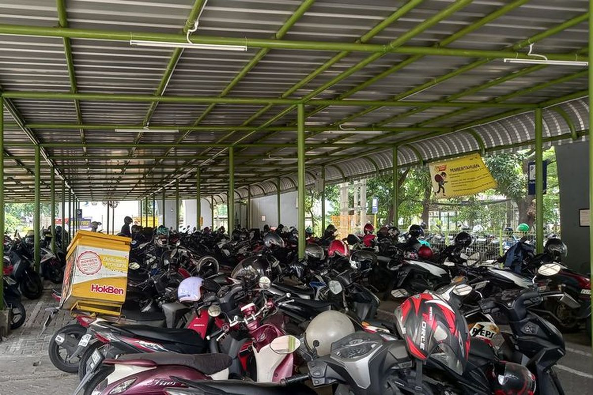 Parkir Stasiun Gambir