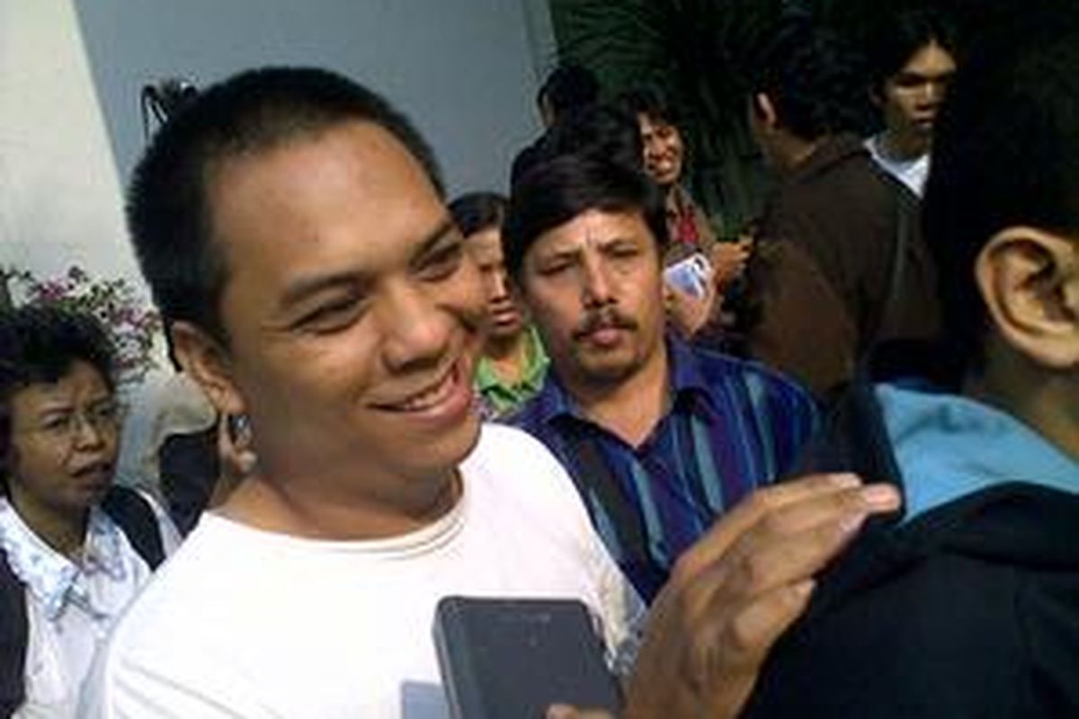 M. Roni, bell boy di JW Marriot, yang menjadi korban ledakan. Ia sempat dirawat di RS Jakarta (17/7).