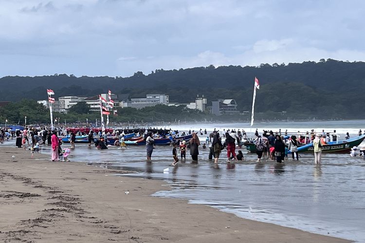 Libur Panjang, Pantai Pangandaran Masih Jadi Tujuan Utama Wisatawan