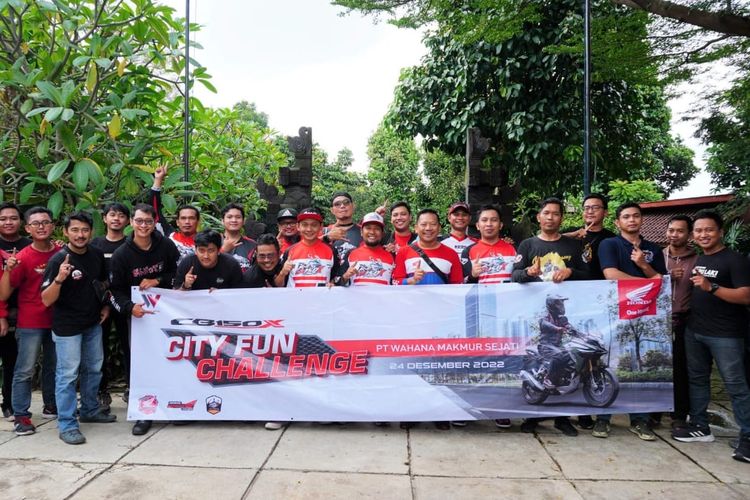 Beberapa komunitas Honda CB150X melakukan Saturday Morning Ride (Satmori) sambil gathering membahas agenda kegiatan untuk tahun 2023.