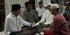 Bimbing Mualaf di Desa Patikalain, Bupati HST: Semoga Jadi Muslim yang Baik