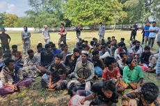 Bakamla Evakuasi Imigran Ilegal Rohingya yang Terombang-ambing di Laut Selama Sebulan
