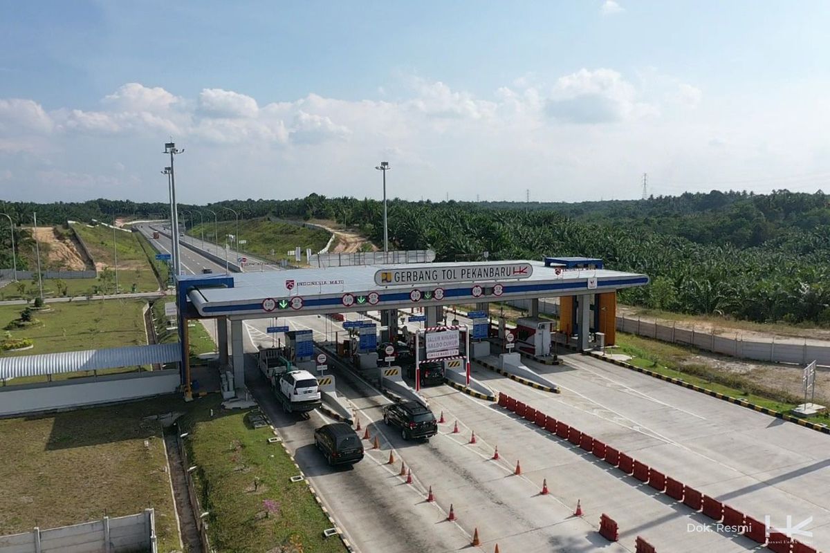 Gerbang Tol Pekanbaru yang merupakan bagian dari Jalan Tol Trans Sumatera