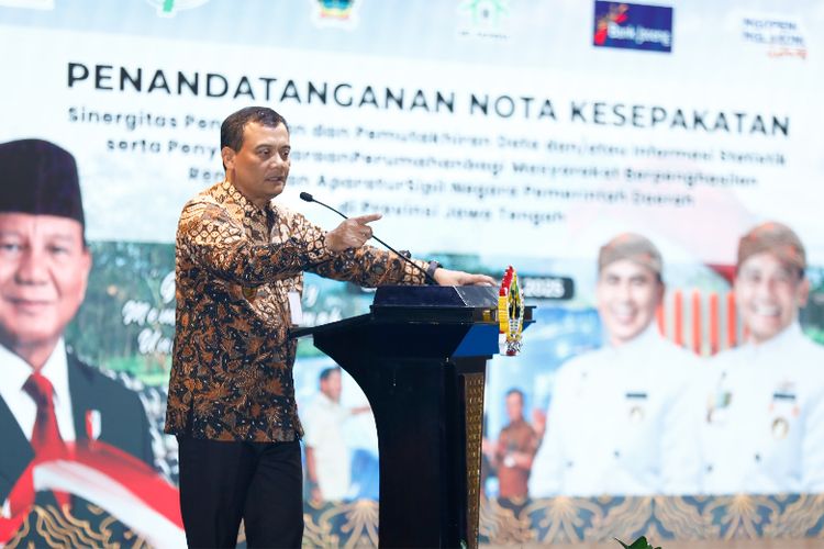 Gubernur Jawa Tengah Ahmad Luthfi menyampaikan komitmen percepatan perbaikan RTLH dan pengurangan backlog perumahan di acara penandatanganan nota kesepakatan dengan Kementerian PKP di Semarang