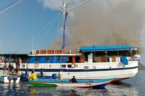 Kapal Bermuatan 20 Turis Asing Terbakar di Perairan Raja Ampat
