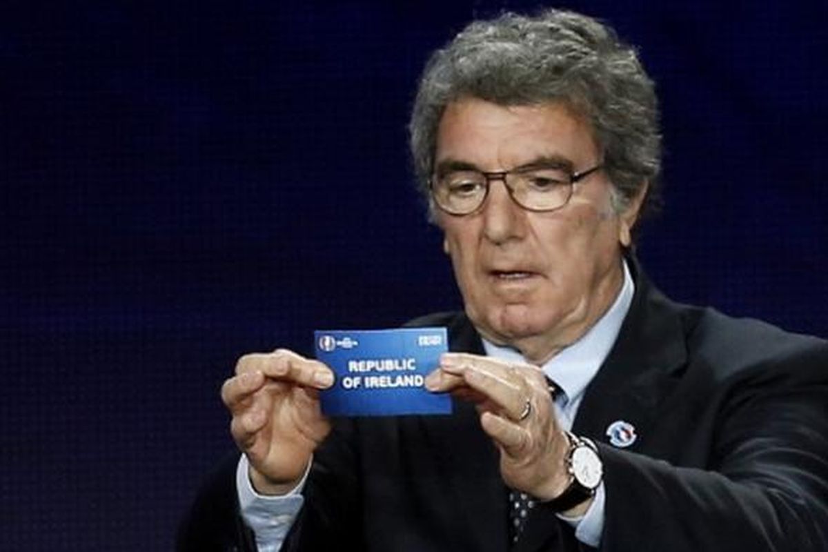 Kiper legendaris tim nasional Italia, Dino Zoff. 