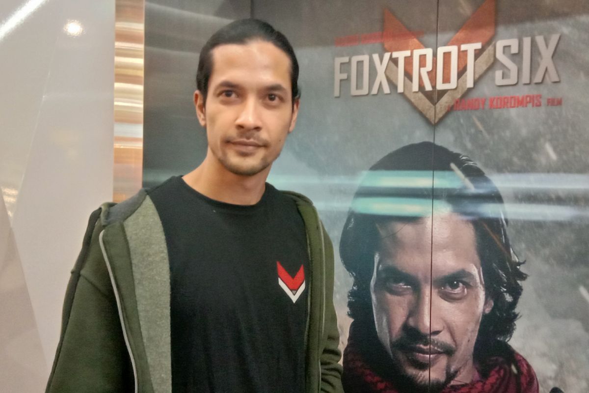 Edward Akbar menghadiri screening film action Foxtrot Six di XXI Plaza Indonesia, Thamrin, Jakarta Pusat, Rabu (13/2/2019).