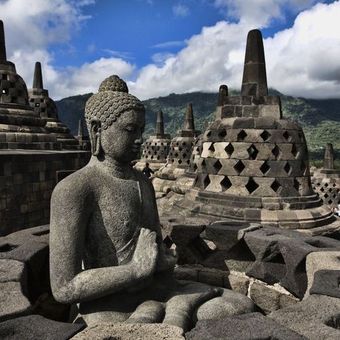 Arca di Candi Borobudur.