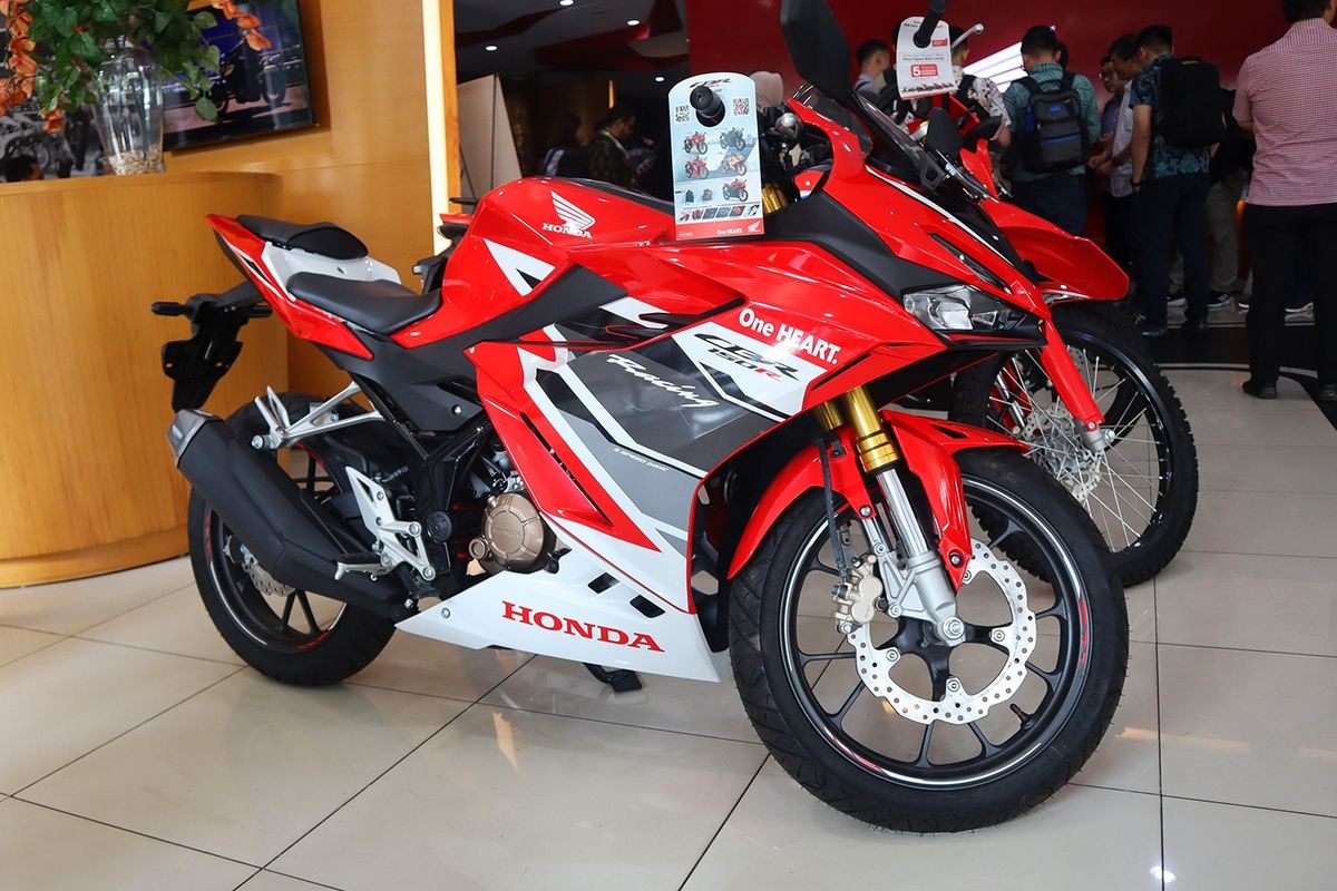 Honda CBR150R di diler Honda