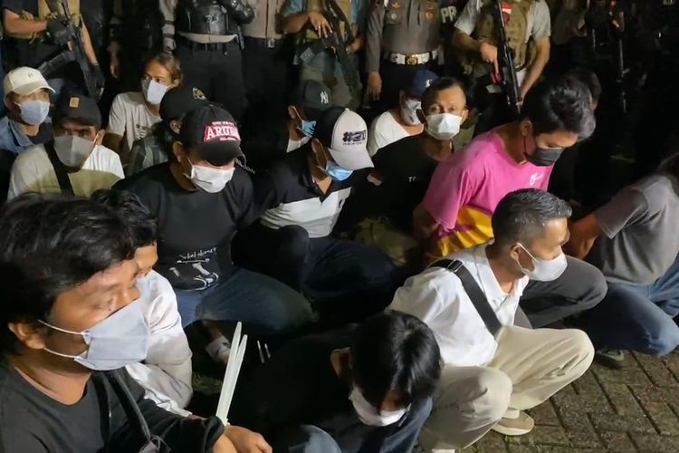 Operasi Besar-besaran Malam Ini, 22 Preman Berkedok Ormas di Jakbar Ditangkap