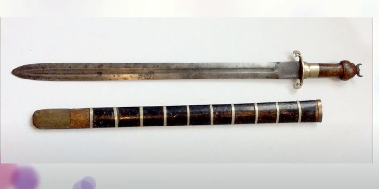 [Tangkapan Layar] senjata tradisional Pedang Jenawi, Riau