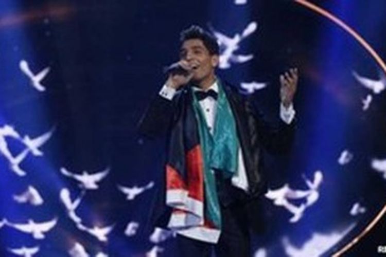 Mohammed Assaf saat tampil ditayangkan televisi MBC.