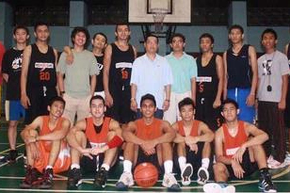 Para pemain NSH GMC Riau, yang sedang mempersiapkan diri menghadapi NBL musim 2011/2012. Meskipun masih baru, GMC pasang target tidak jadi juru kunci.