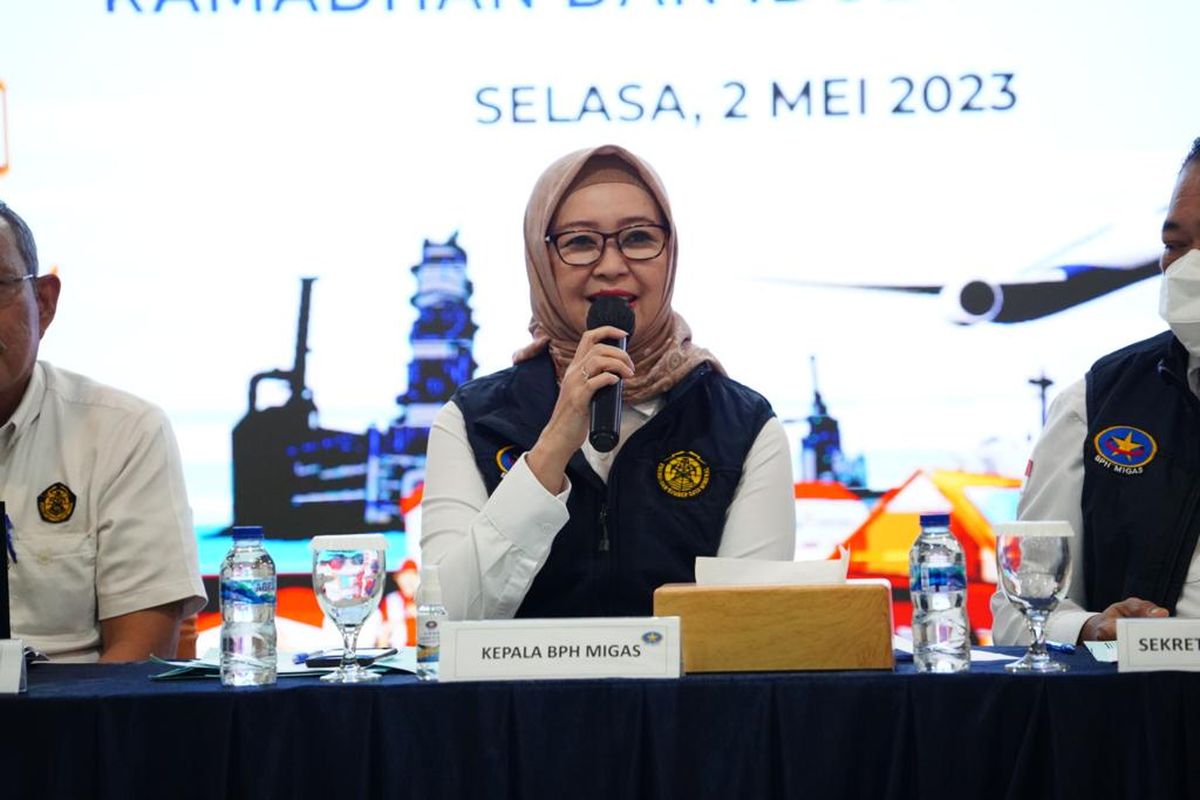 Kepala Posko Nasional Sektor ESDM sekaligus Kepala Badan Pengatur Hilir Minyak dan Gas Bumi (BPH Migas) Erika Retnowati memastikan pasokan energi hingga antisipasi kebencanaan selama Rafi 2023 berjalan aman dalam acara Penutupan dan Konferensi Pers Posko Nasional Sektor ESDM, Selasa (2/5/2023).
