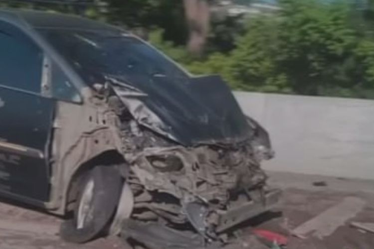 Tiga kendaraan terlibat kecelakaan di Tol Tembalang Semarang, Jawa Tengah 