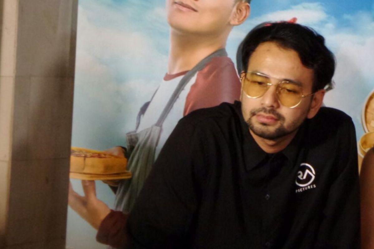 Raffi Ahmad menghadiri screening film Dimsum Martabak di XXI Epicentrum, Kuningan, Jakarta Selatan, Jumat (1/6/2018).