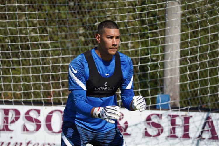 Kiper Birmingham City, Neil Etheridge, saat menjalani pramusim untuk musim kompetisi 2020-2021.