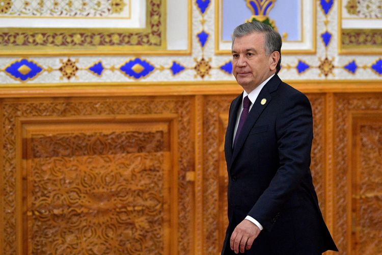 Presiden Uzbekistan Shavkat Mirziyoyev saat menghadiri konferensi pers Conference on Interaction and Confidence-Building Measures in Asia (CICA) di Dushanbe, 15 Juni 2019.