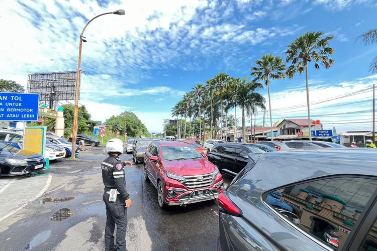Libur Panjang May Day, Volume Kendaraan Menuju Puncak Bogor Meningkat