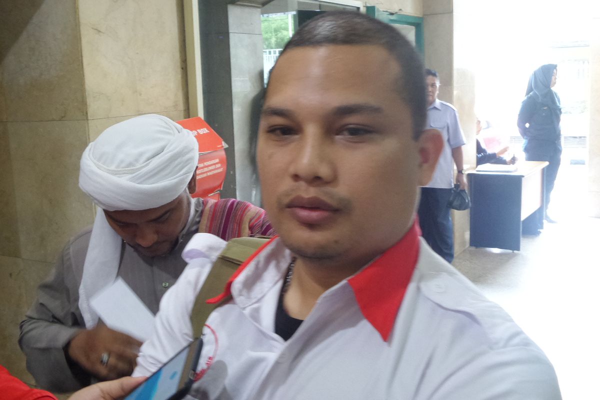 Wakil Ketua ACTA Ali Lubis di kantor Bareskrim Polri, Jakarta, Senin (13/2/2017).