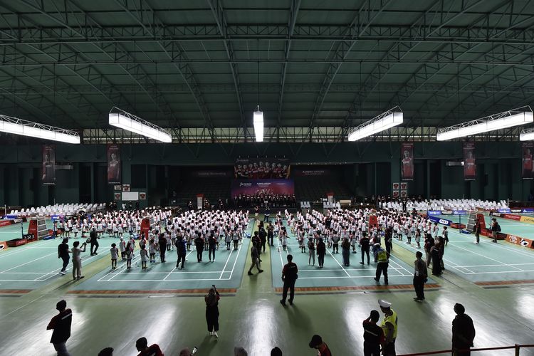 Suasana dari Audisi Umum PB Djarum 2022 yang digelar di GOR Djarum, Jati, Kudus, Jawa Tengah. Audisi Umum PB Djarum 2023 segera diselenggarakan pada 2-6 Juli 2023.