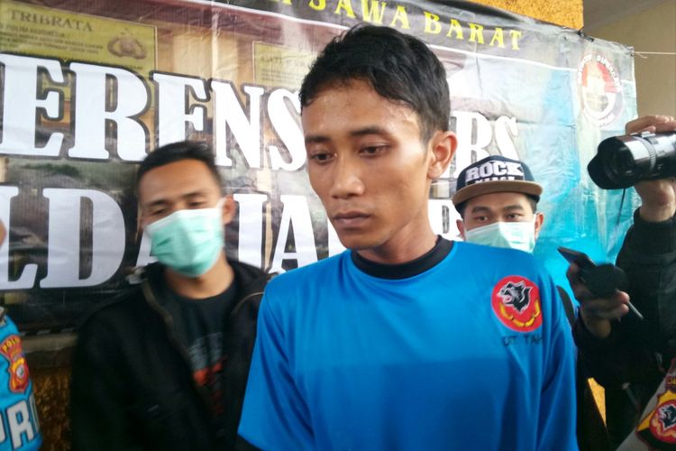 YA (26) salah satu pelaku begal yang menyebabkan korban Shanda Puti Denata meninggal di RS Boromeus setelah dibegal para pelaku pada Kamis (30/8/2018) dini hari.