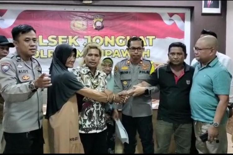 Kasus nenek Jaenab (80) yang dilaporkan karena diduga mencuri 20 buah kelapa milik tetangga di Kecamatan Jungkat, Kabupaten Mempawah, Kalimantan Barat (Kalbar) akhirnya berakhir damai.