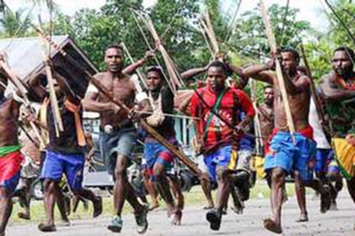 Ilustrasi: perang panah di Papua
